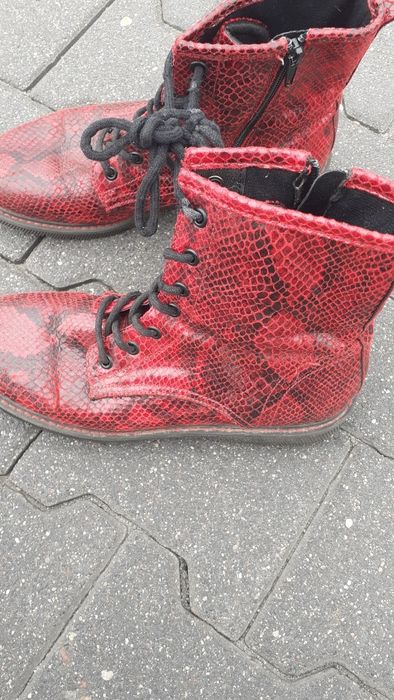 Buty 41 z czerwonego prawie krokodyla ;)