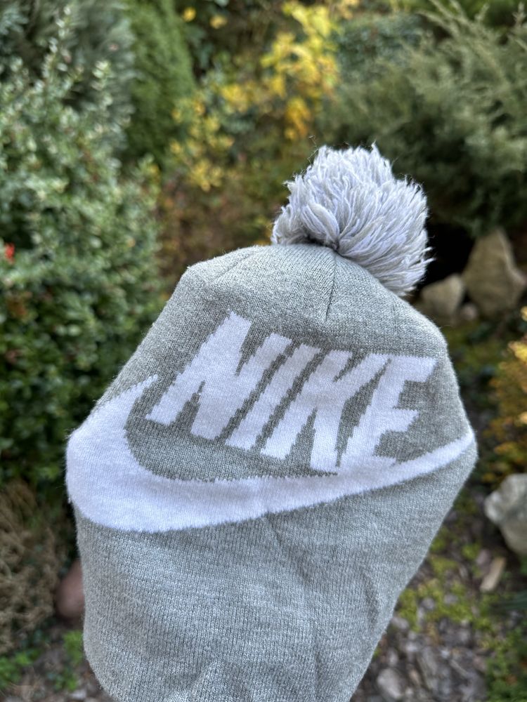 Czapka zimowa nike z pomponem online