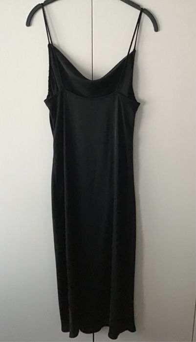 Vestido cetim preto Zara