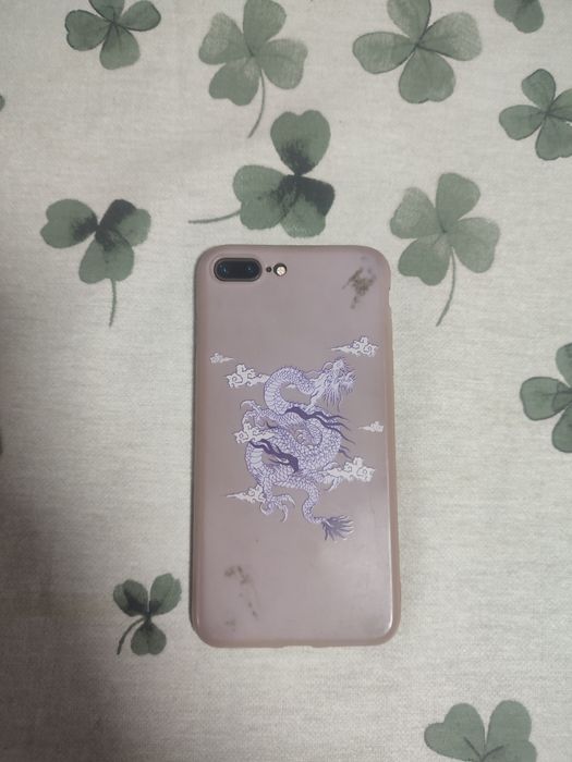 Iphone 8 +  смартфон