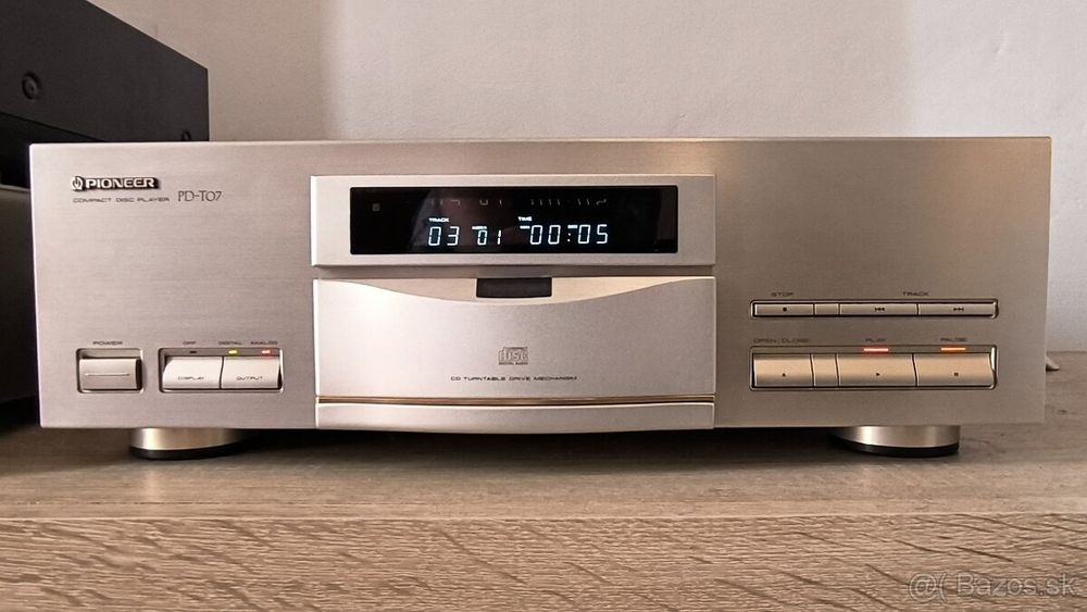 PIONEER PD-T07
 Продам проигрыватель компакт дисков P