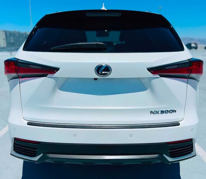 Lexus NX Hybrid      2019