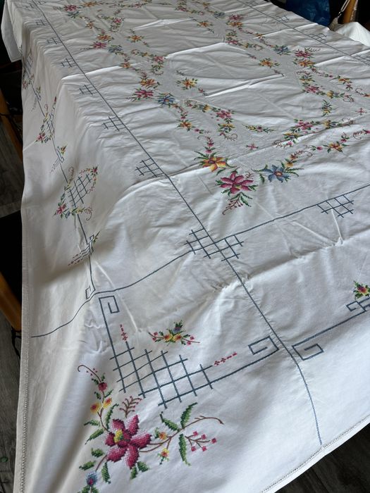 Toalha de mesa ponto cruz feito à mão 248x160
