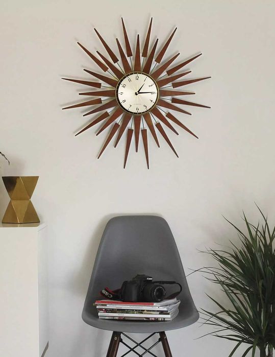 Relógio de parede marca Newgate modelo Pluto