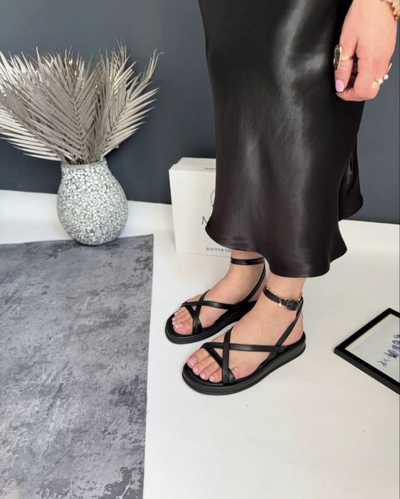 Босоніжки жіночі