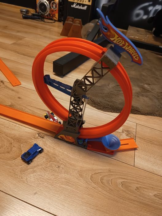 Hot Wheels tory Track Builder