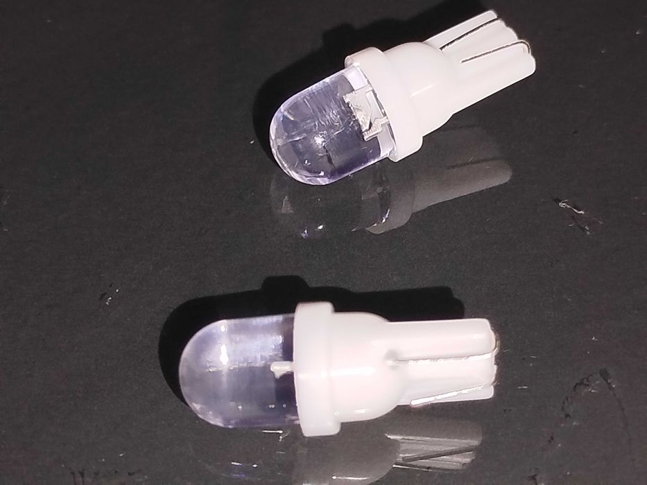 Світлодіодна лампочка в покажчик  поворот автомобіля