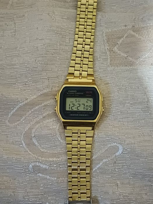 Продам оригинальные винтажные часы Casio A159WGE