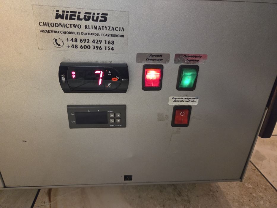 Witryna cukiernicza JUKA