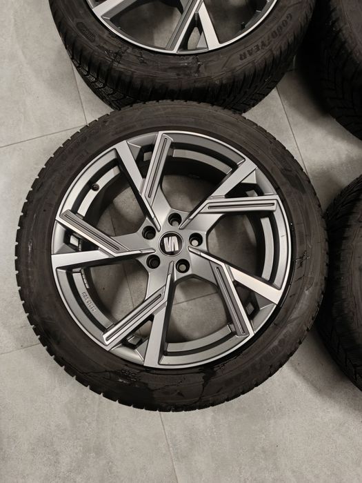 Koła Seat Tarraco 19 Goodyear UltraGrip 235/50 R19 zimowe
