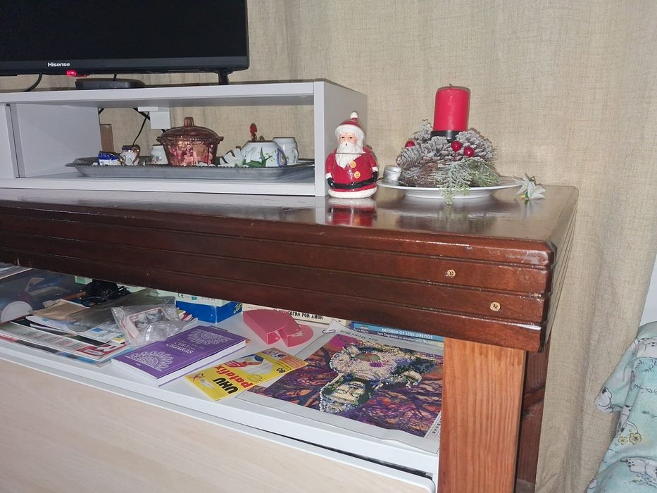 Mesa de madeira maciça434690421540802561