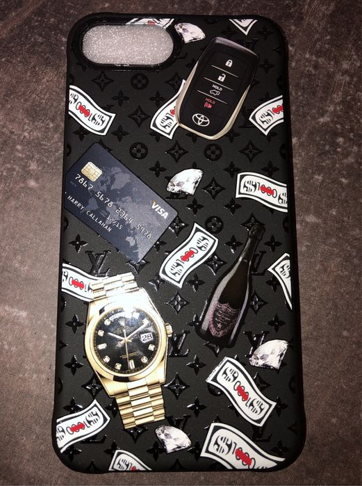 Продам чехол на IPhone 7+/8+