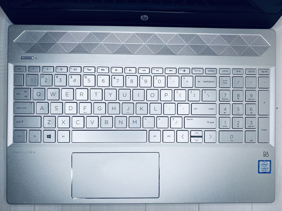 ‼️Hp PAVILION ‼️15cs-1065b  15.6’ FHD IPs Touchscreen i5-8265u  8/256