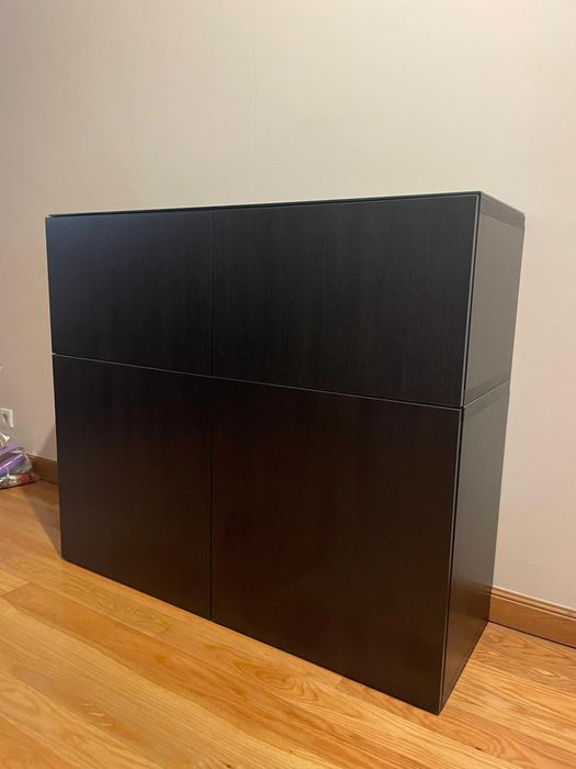 Móvel Sala IKEA, com 4 portas, em muito bom estado.