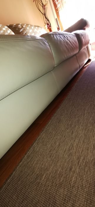 Sofá em pele genuína