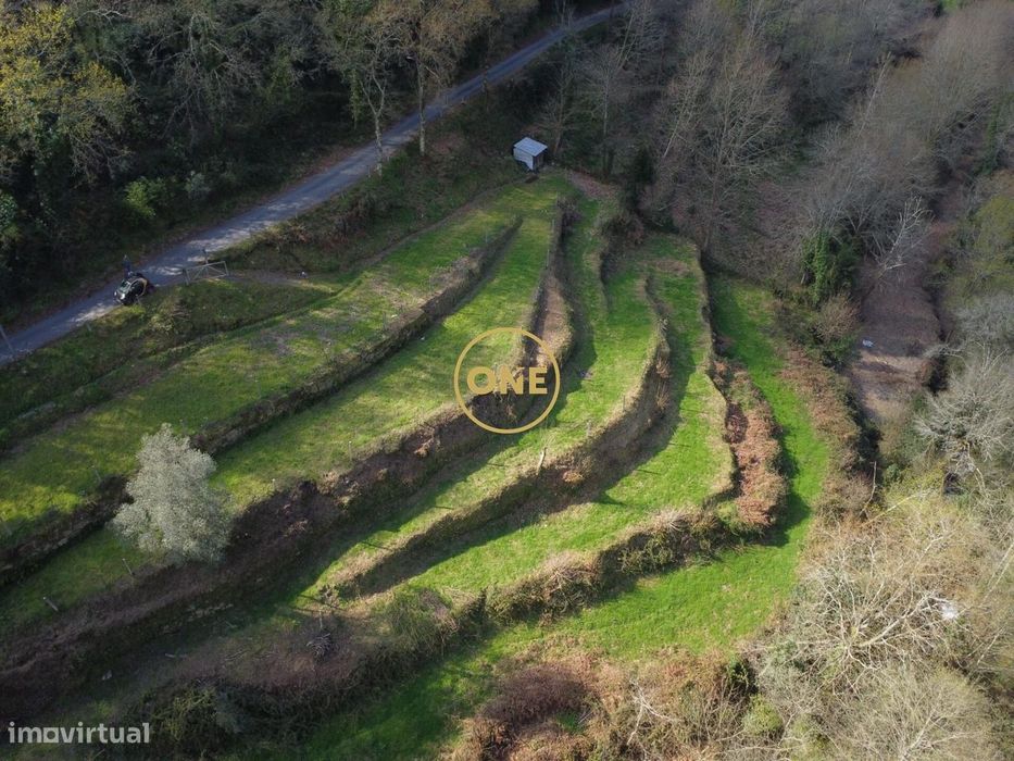Terreno Agrícola com 5.695 m2 em Chorense – Terras de Bouro