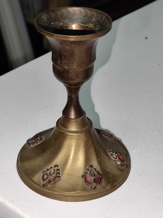 Antigo Par de castiçais em Latao