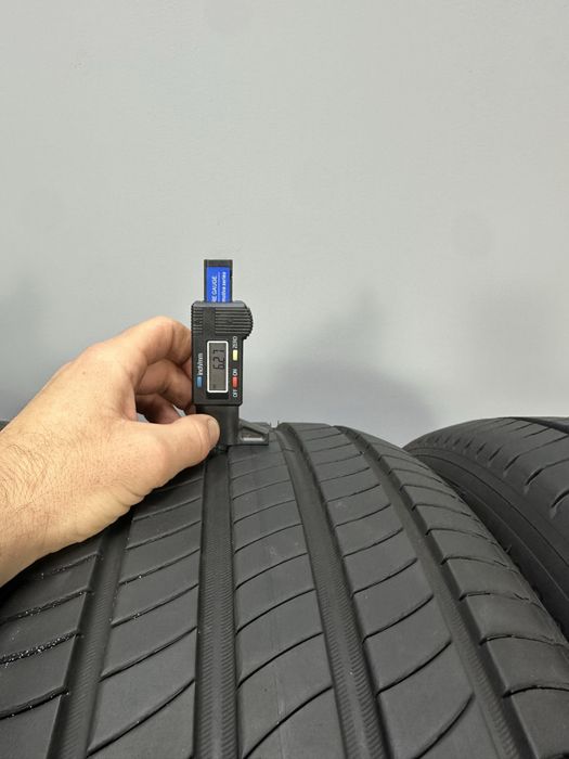 Літні шини Michelin e•Primacy 235/50 R20 104V