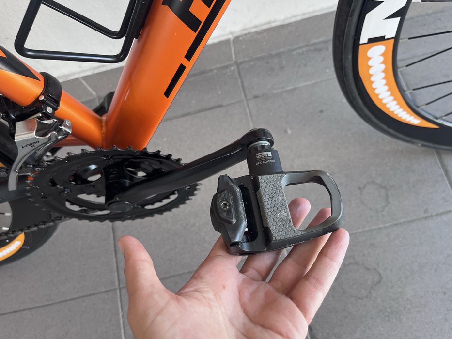 Vendo bicicleta de estrada em bom estado.
