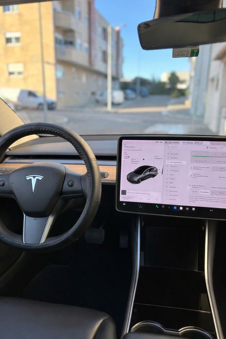 TESLA MODEL 3 Aluguer 24hrs ( Uber e Bolt ) TVDE