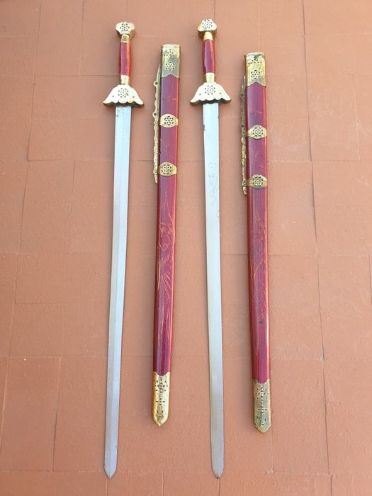 Espadas de decoração