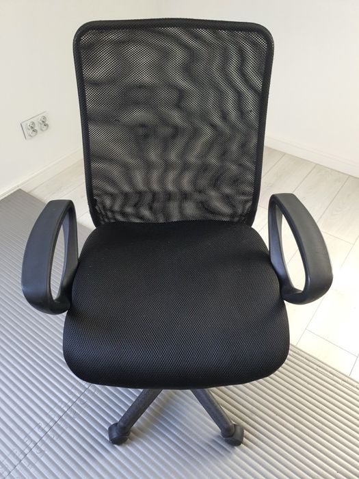 Fotel obrotowy / biurowy, dla osoby dorosłej