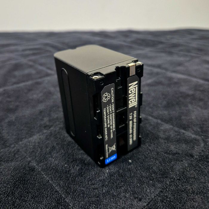 Bateria Newell NP-F970 8600mAh + Carregador Duplo (p/ Luzes LED, Monitores e Câmeras Sony)