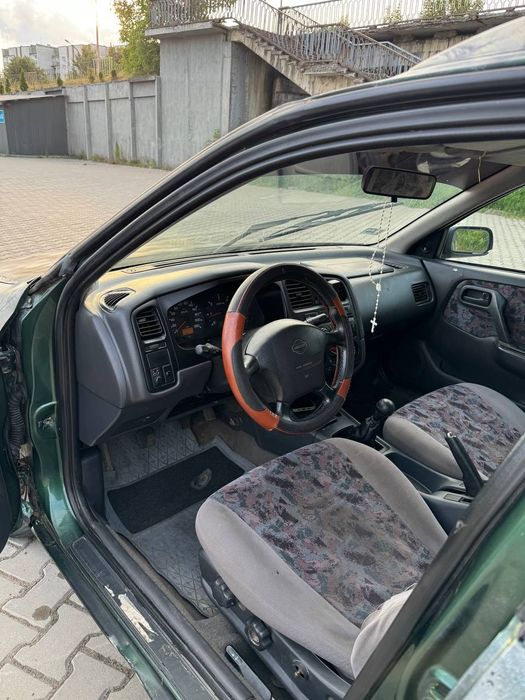 Nissan Primera 1998