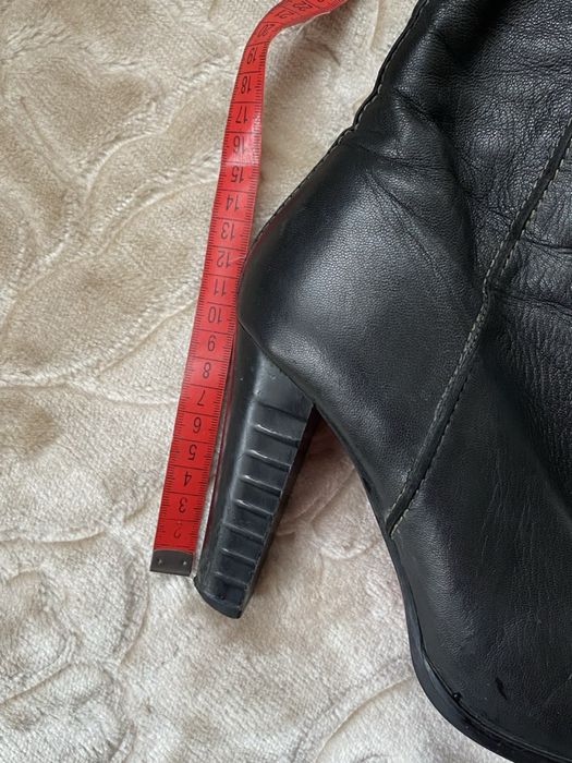 Зимові чоботи на каблуку