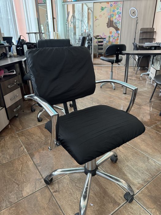 Уцінка -20 відсотків на все Меблі з перукарні.світильники від павербан