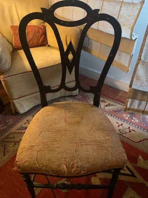 Vendo Cadeira Antiga - Modelo Austríaco