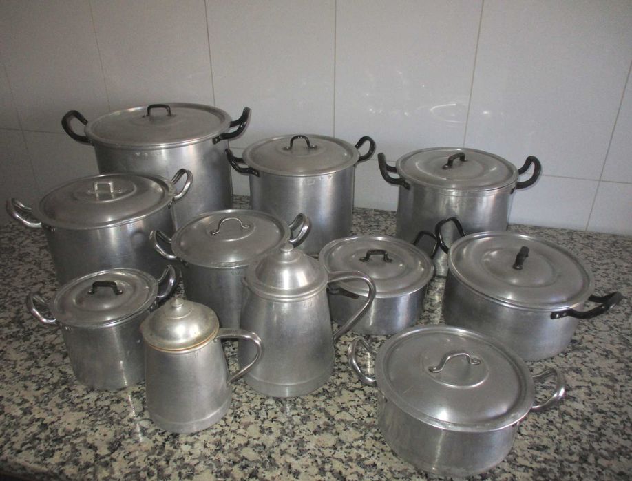 Conjunto de Panelas Tachos e Chaleiras em Alumínio Tradicional