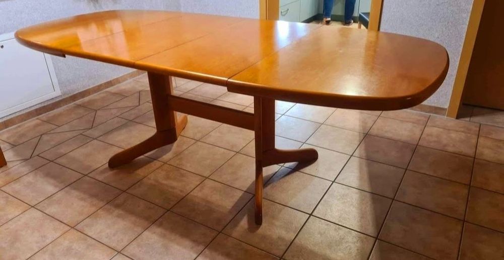 Piękny drewniany stół + 8 krzeseł