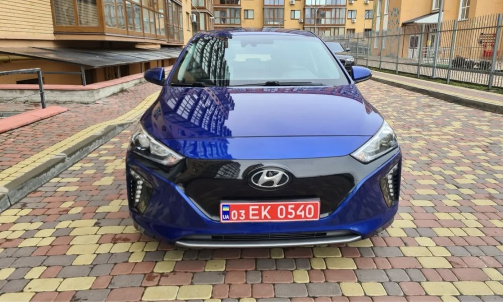 Гібрид 4л/100км Hyndai Ioniq здаю в оренду машину авто такси прокат