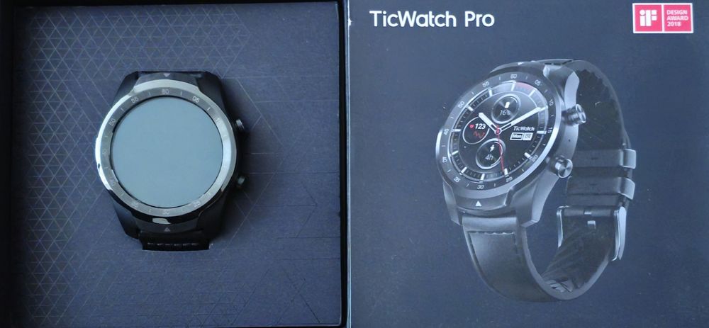 Smartwatch TicWatch Pro. 2000 Apenas ligado para testar.