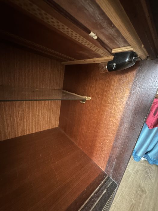 Rádio gira discos em móvel Schaub Lorenz