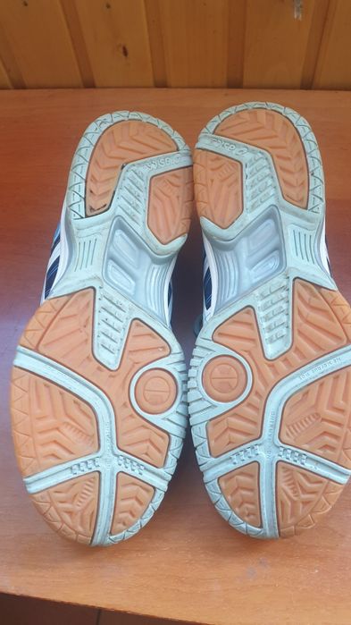 Кросівки  ASICS .   Оригінал.