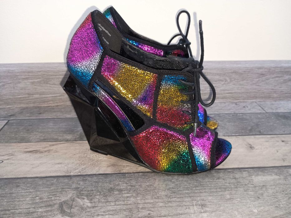 Buty damskie na obcasie rozmiar 38