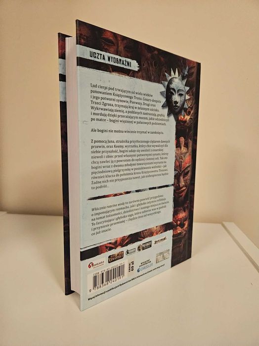 Włócznia rozcina wodę, Simon Jimenez