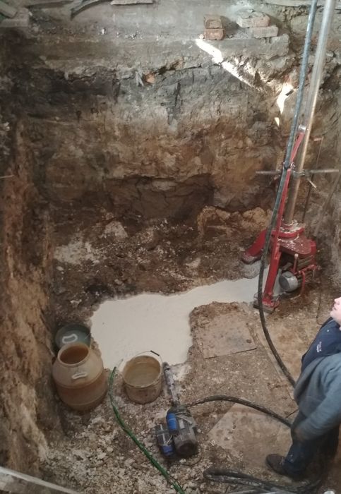 ВОДА Свердловини Буріння свердловин сверловин СКВАЖИН скважини колонка