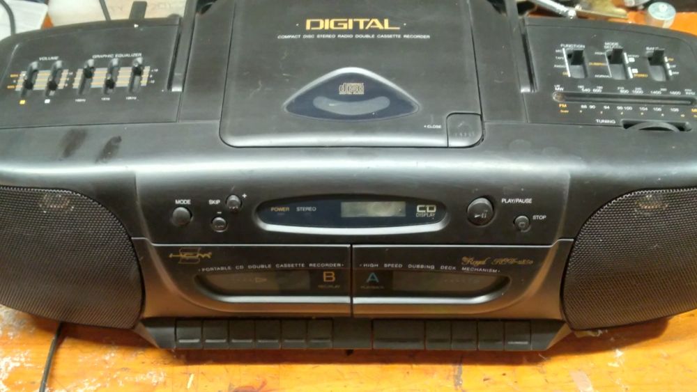 Radiomagnetofon HCM
