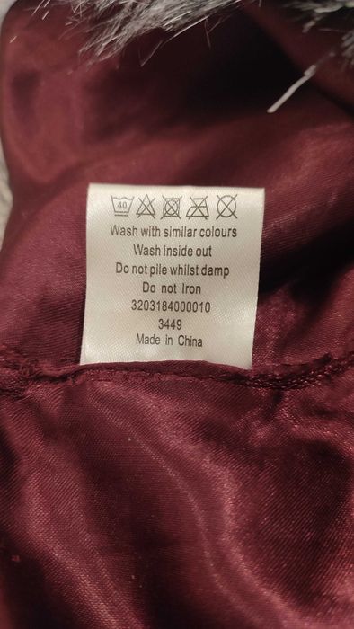 Czapka futrzana z pomponami