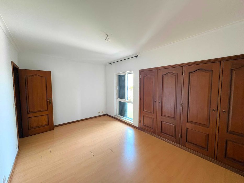 Arrenda-se, Apartamento 4 assoalhadas, Portais da Arrábida