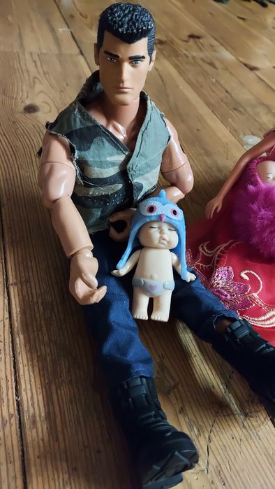 Продам родину Барбі