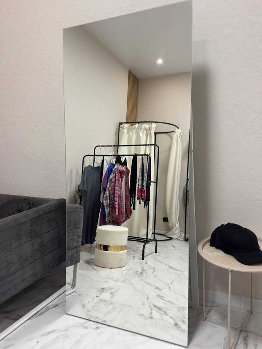 Продам срочно 1комн квартиру шоурум. Цоколь на Французском б-ре.