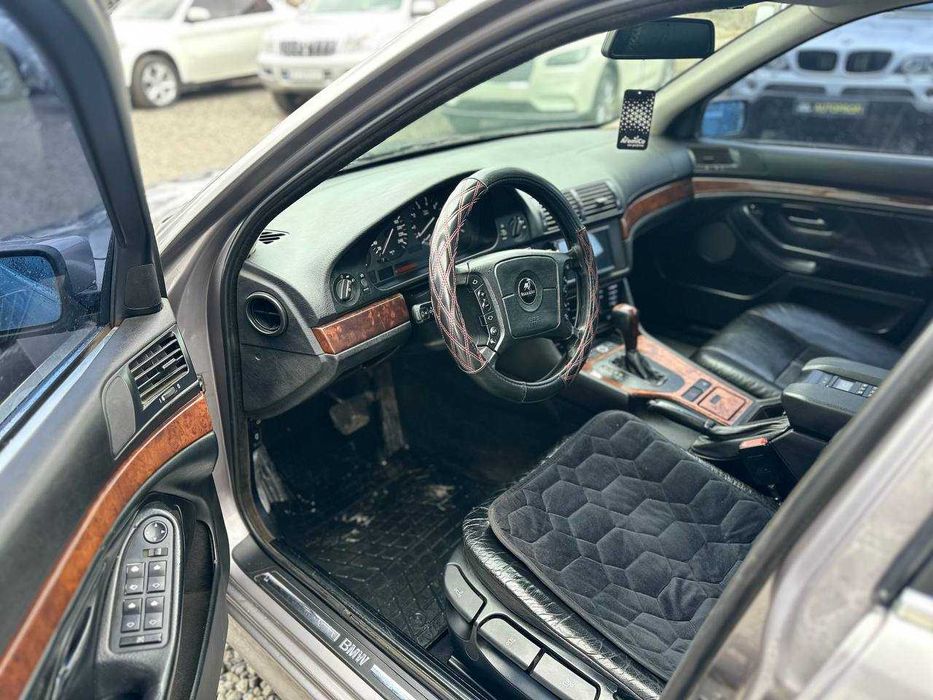 BMW 523 2.5 газ/бензин Автомат