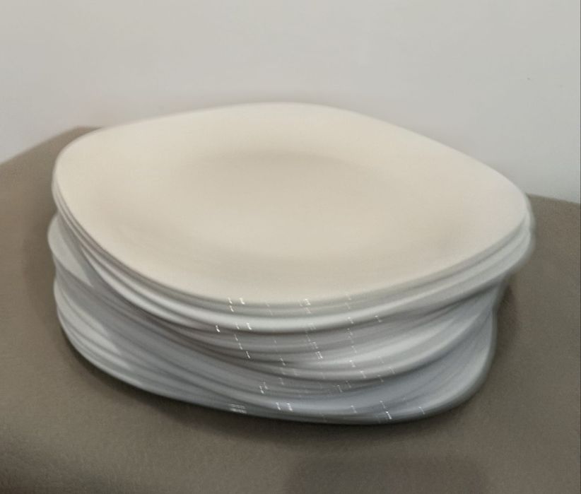 Conjuntos de Pratos de Mesa Brancos