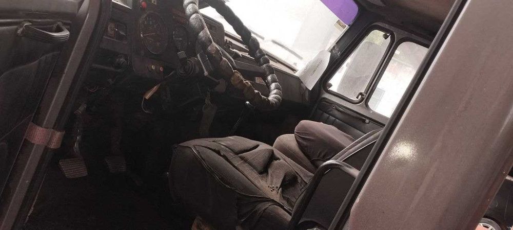 ЗИЛ 5301 (Бичок) 2005 кран-манипулятор