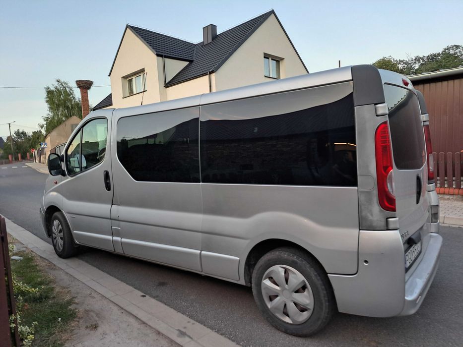 Opel Vivaro 2009 long ,9 osobowy