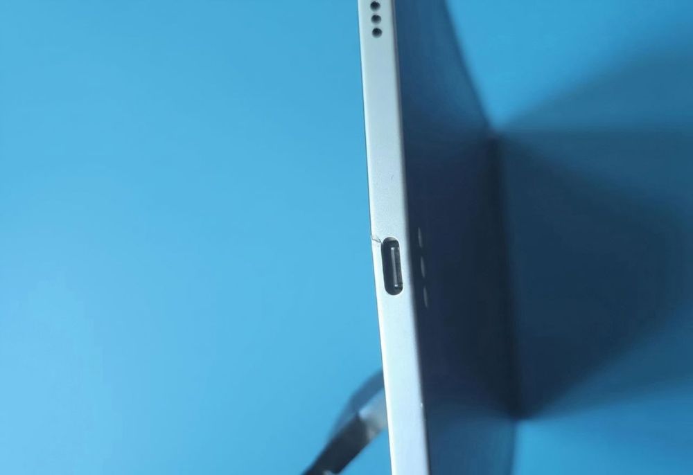 iPad на запчастини